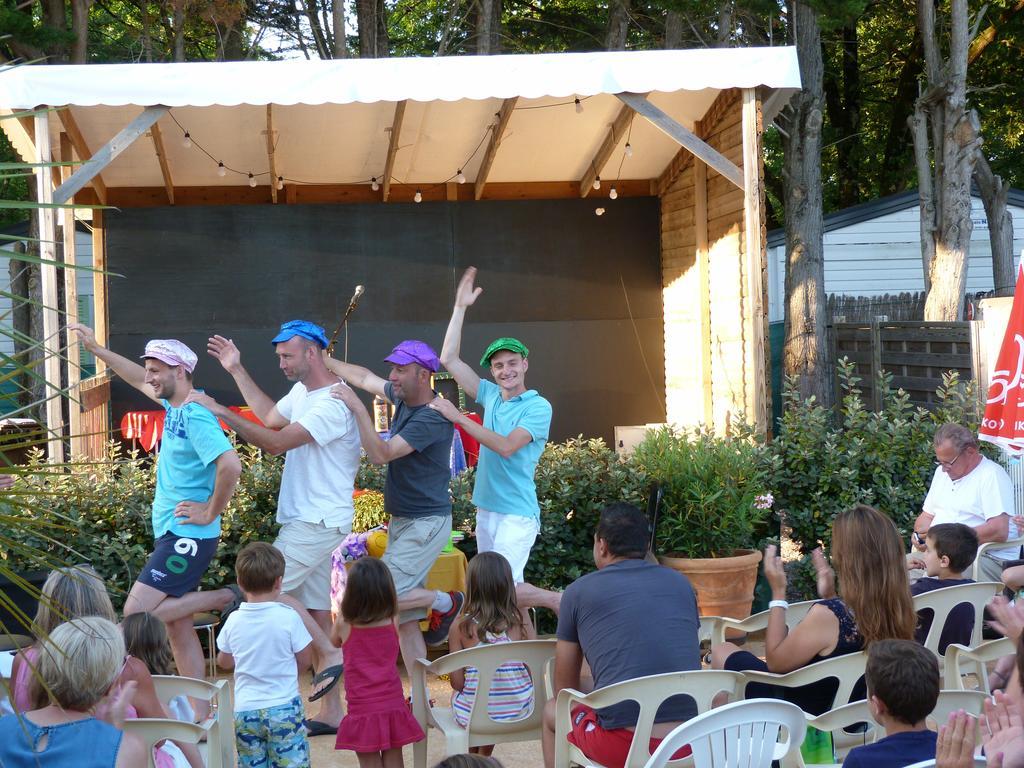 Camping La Maurie Foulerot Ngoại thất bức ảnh