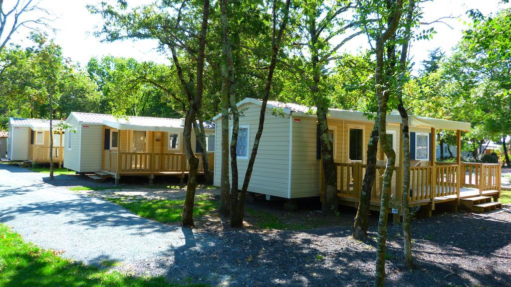 Camping La Maurie Foulerot Phòng bức ảnh